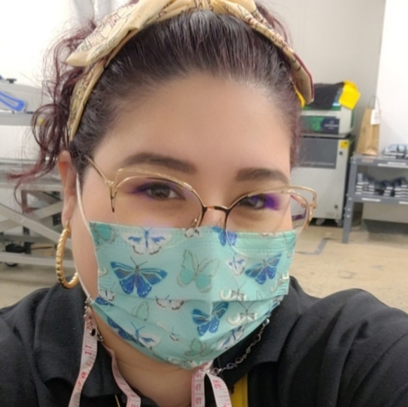 Meet your Posher! - Picture 1 of 3